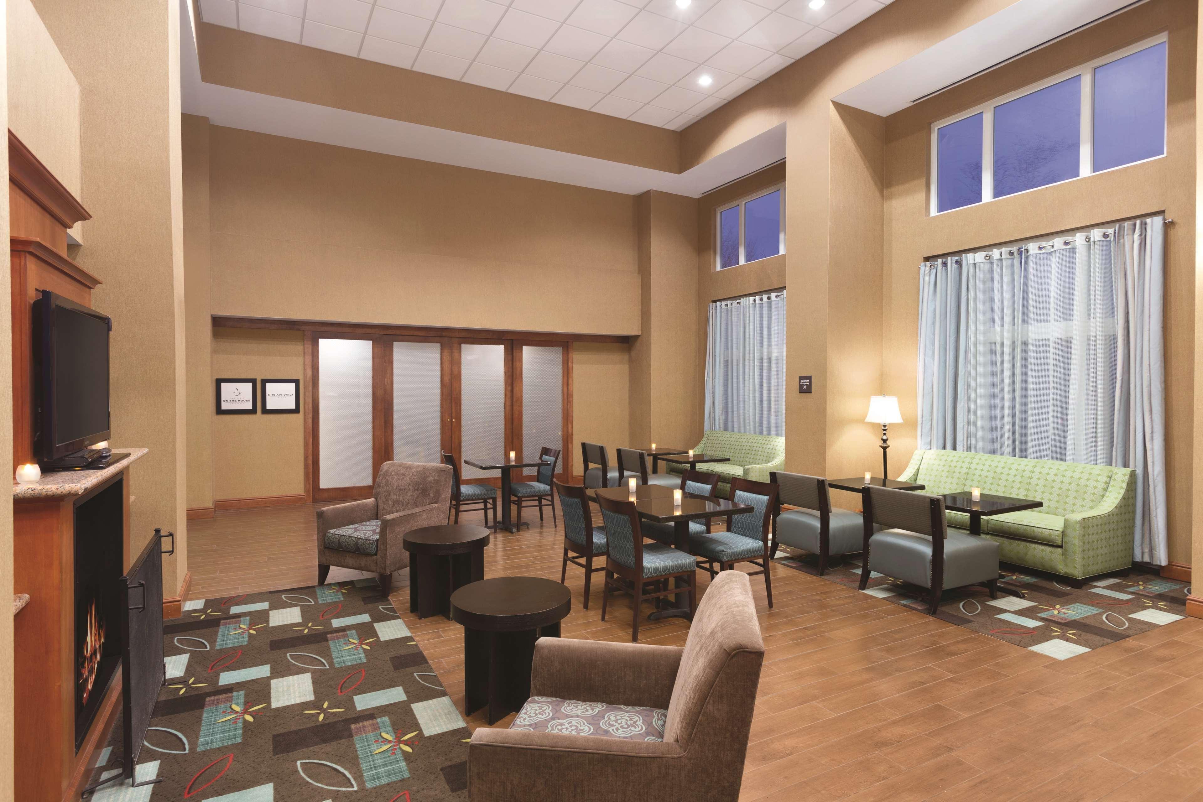 Hampton Inn & Suites Greenfield Buitenkant foto