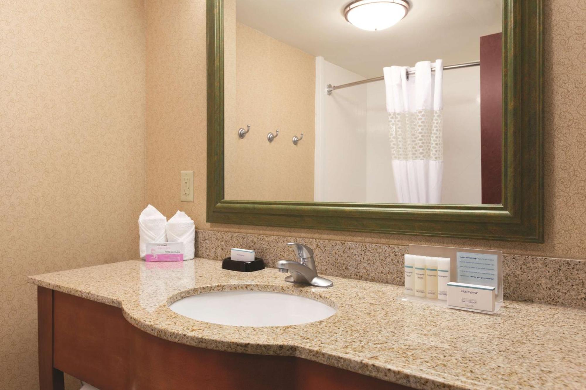 Hampton Inn & Suites Greenfield Buitenkant foto