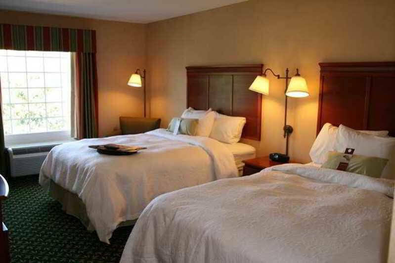 Hampton Inn & Suites Greenfield Buitenkant foto